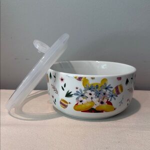 Winnie the Pooh medium ceramic bowl with lid